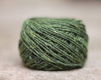 Hilo de tweed merino suave Donegal, verde Graney, color para tejer a mano 5525 Graney