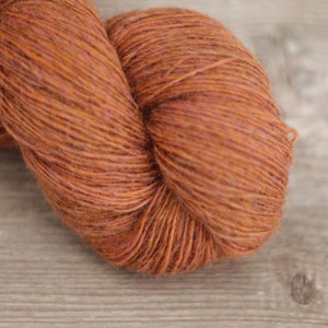 Filato di lana Dundaga 7/1 Peso pizzo per dita lana rustica naturale tinta in grigio
