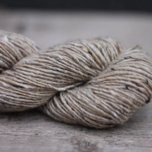 Tweed yarn 100gr, 50gr or 25gr mini skeins Donegal Soft merino tweed Merino yarn Hand knitting yarn Beige tweed yarn 5508 FOYLE