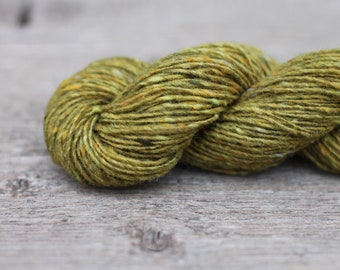 Tweed yarn 100gr, 50gr or 25gr mini skeins Donegal Soft merino tweed Merino yarn Hand knitting yarn Green tweed yarn 5581 Lime