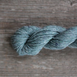Tweedgarn 100gr, 50gr oder 25gr Miniknäuel Donegal Weiches Merinogarn Merinowolle Handstrickgarn Hellblauer/mintfarbener Tweed 5519 MOY