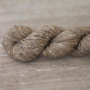 Tweed yarn 100gr, 50gr or 25gr mini skeins Donegal Soft merino tweed Merino wool yarn Hand knitting yarn Rusty beige tweed yarn 5518 Boyne
