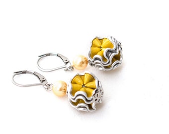 Upcycling earring made of coffee capsules in yellow Cafezinho