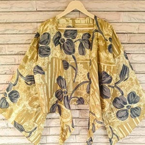 Zijden bohobeige wikkelblouse / handgemaakt duurzame mode PSW1493