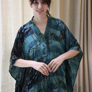 Beautiful 100 % Silk Silk Green Kaftan Abstract Silk Kaftan Robe Boho Summer Wear Handmade Sleepwear Maxi Dres Gift For Her PS KFN2863