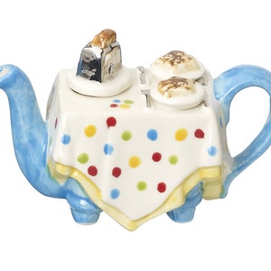 The &#39;Breakfast Table&#39; one cup Teapot