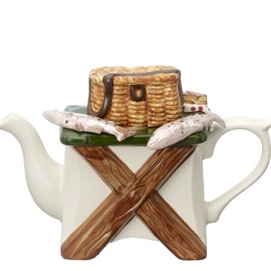 The &#39;Gone Fishin&#39; full size Teapot