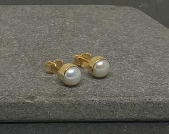 Pearl Stud Earrings, Gold and Pearl, Freshwater Pearl, Round Stud Earrings, White Pearl Earrings, Gold Vermeil