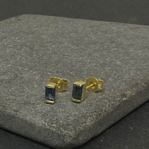Kyanietoorbellen, edelsteenoorbellen, goud en blauw kyaniet, eenvoudige alledaagse oorbellen, goudvermeil