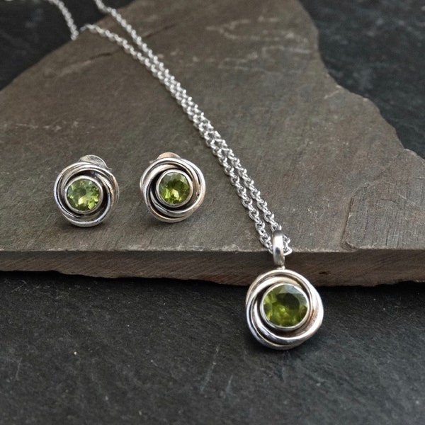 Peridot Jewellery Set, Silver and Peridot Stud Earrings, Peridot Pendant Necklace, Silver Nest Earrings Pendant, Art Deco, Sterling Silver