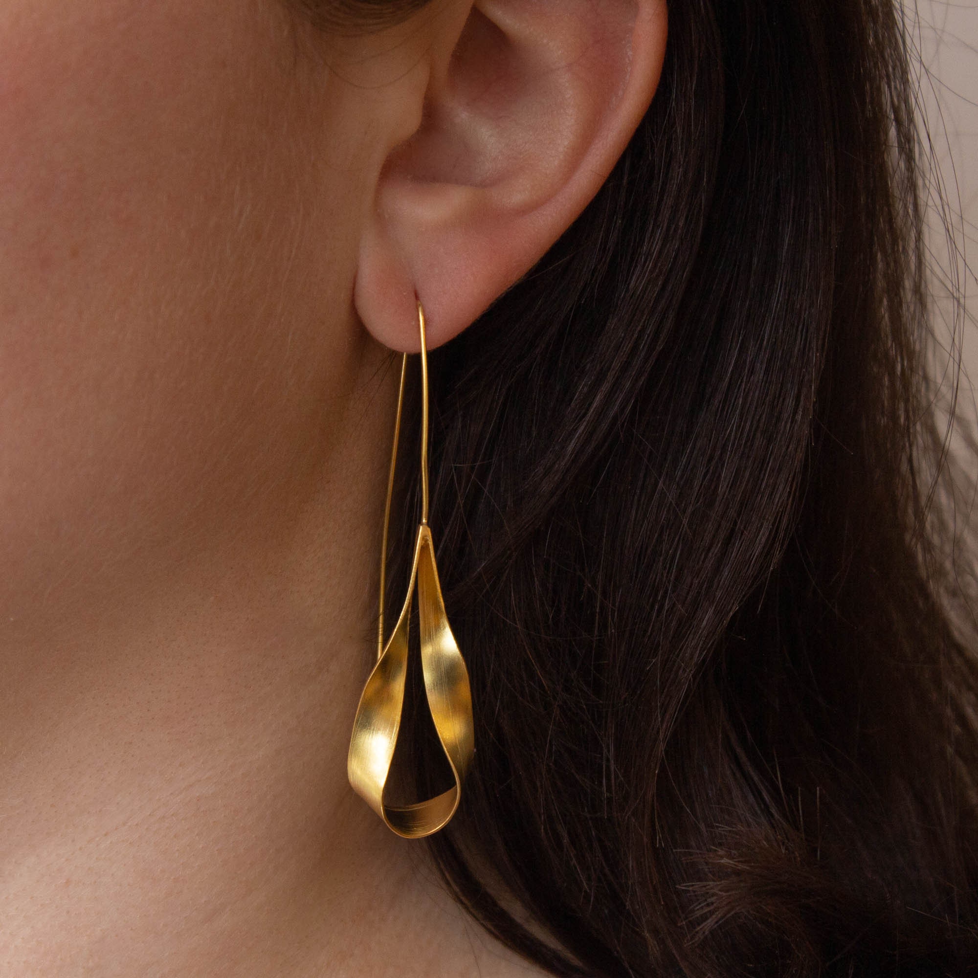 [RECTO] / ☆ 25SS IBIZA FORMICA DROP CLIP EARRINGS / GOLD Long Gold Earrings, Teardrop Earrings, Gold Ribbon Earrings
