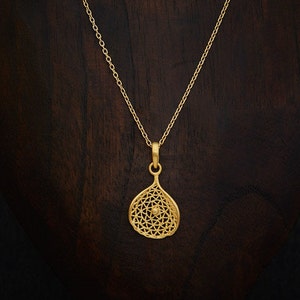 Collier pendentif en or, pendentif en maille dorée, treillis, pendentif en filigrane d'or, or vermeil image 1