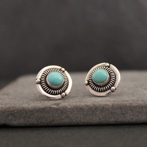 Orecchini a bottone turchese, argento e turchese, borchie in argento Boho, orecchini con pietra portafortuna di dicembre, argento sterling