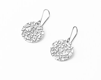 Kang - Large disk on hooks, hanging earrings, flowing and in movement earrings, statement jewelery, perfect gift for her, handmade in silver