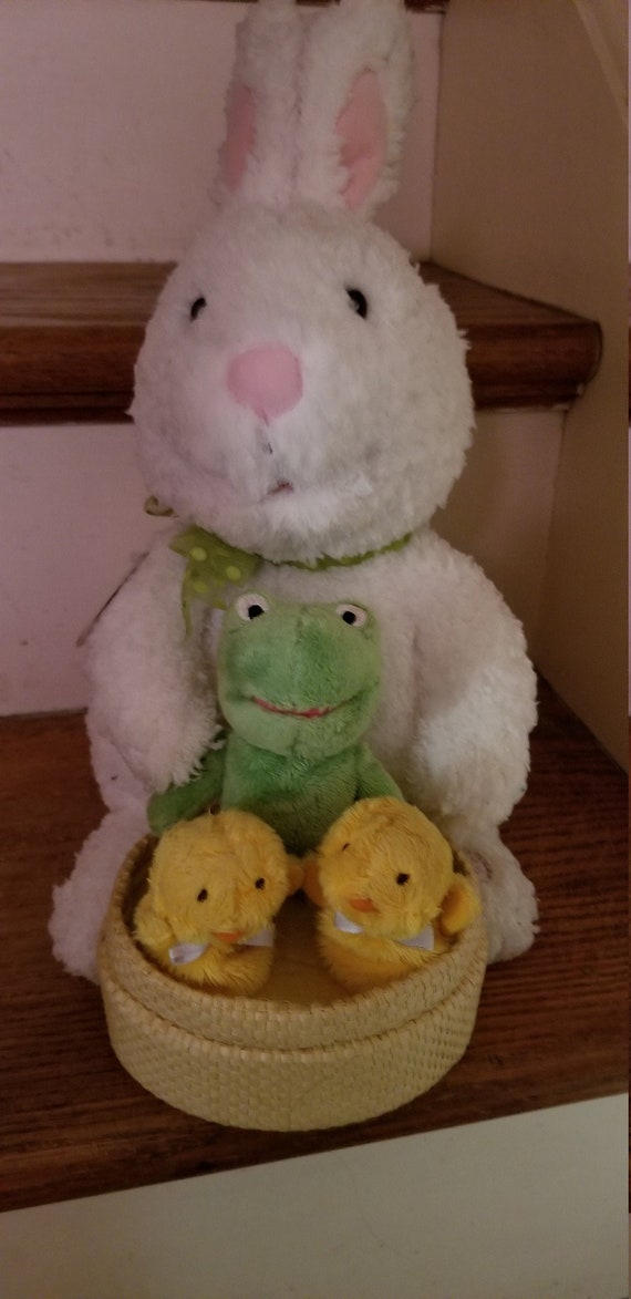 hallmark singing easter bunny