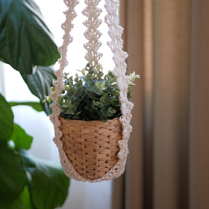 Ivy Plant Hanger- Digital Crochet Pattern- PDF File Format
