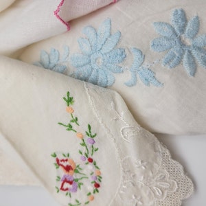 4 Vintage Hankies - Lot of4 Assorted Vintage Embroidered Handkerchiefs, Floral
