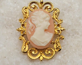 Vintage Brooch Cameo Retro Collectible Pin Costume Jewelry