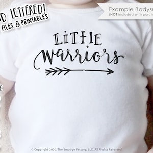 Little Warriors SVG Cut File, Be Brave, Pfeil Schneidedatei, Hand beschriftete Silhouette Cricut Download, Original Art, Brave Baby Tee Design