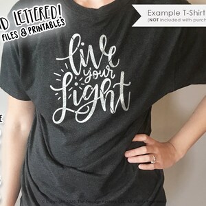 Versículo de la Biblia SVG Archivo de corte, Vive tu luz, Mateo 5:15 Caligrafía con letras a mano Archivo de corte SVG, Descargar, Signo de bricolaje, Superposición gráfica