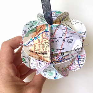 Adorno de Nuevo México, adorno con mapa del suroeste, regalos para agentes de viajes, pasión por los viajes, regalo de Nuevo México, adorno navideño, regalo para viajeros