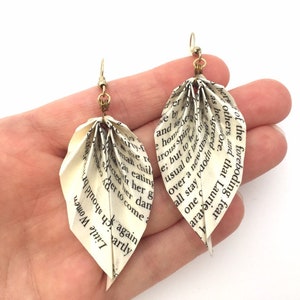 Pendientes de Mujercitas: Joyas literarias imagen 3
