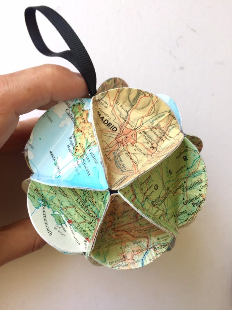 Europe Ornament, European map ornament, Gift for Travelers, Wanderlust gifts, Vacation souvenir, Europe gifts, Europe souvenir, Travel gift image 5