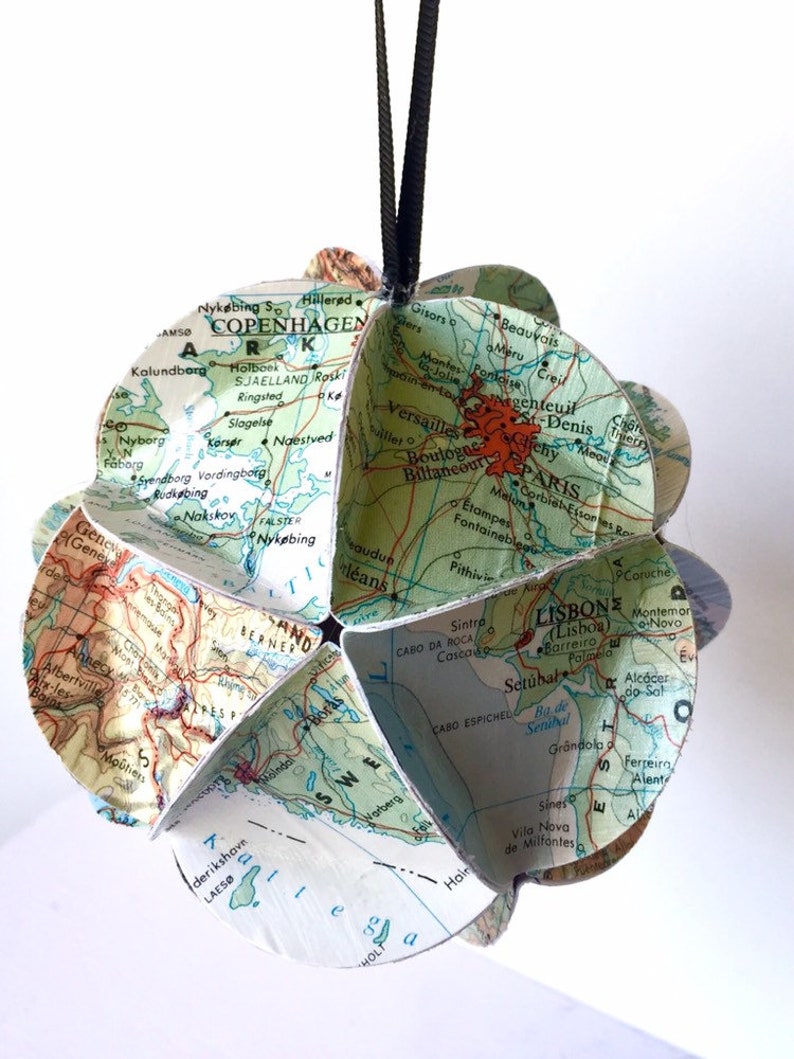 Europe Ornament, European map ornament, Gift for Travelers, Wanderlust gifts, Vacation souvenir, Europe gifts, Europe souvenir, Travel gift image 3