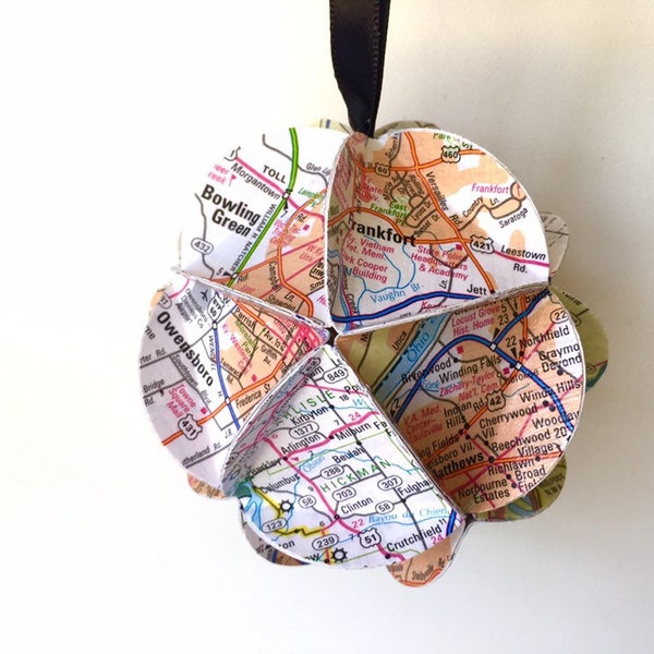 Kentucky Ornament, Wanderlust gift, map ornament, Gift for Travelers, Explorer Ornament, Christmas Decoration, Pick your State