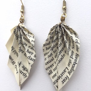 Pendientes de Mujercitas: Joyas literarias imagen 2