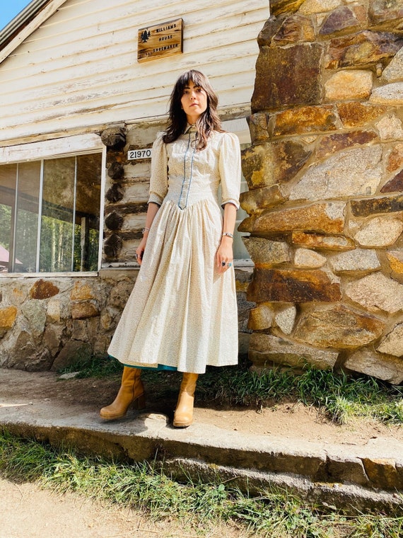 Little House on the Prairie Dress | vintage pearl