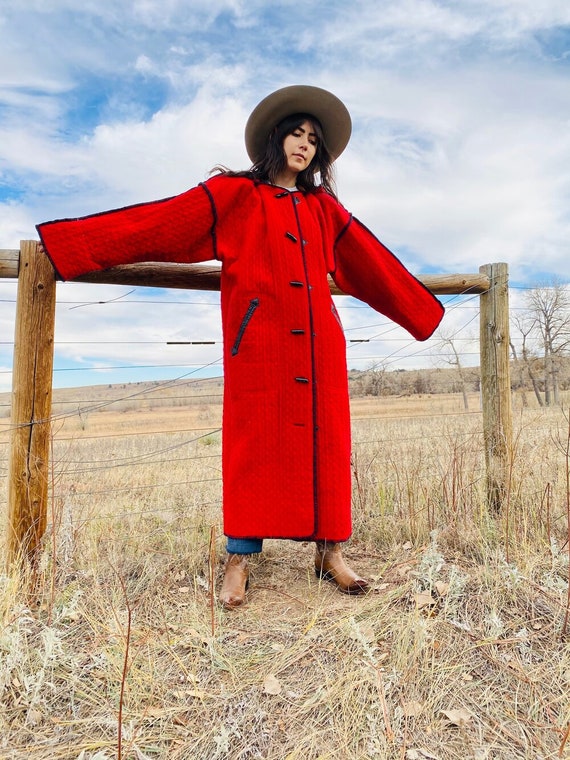 Red Ridding Hood Blanket Coat | JEANNE MARC quilt