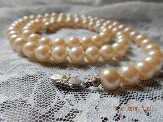 Vintage jeweled clasp marked Japan faux pearls necklace for parts or repair