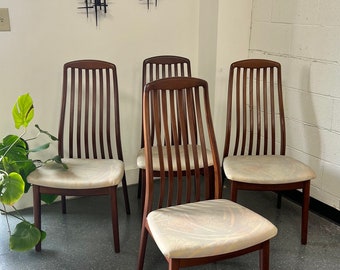 Set of 4 Mid Century Danish Modern Teak Dining Chairs By Schou Andersen