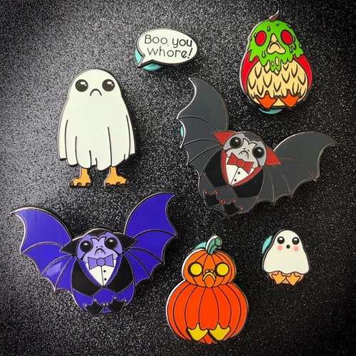 Spoopy Halloween Porg Pin Set, Halloween Porgs, Bat Porg, Ghost Porg, Poison Apple, Moving Pin, Pumpkin Porgs, Pin Badge