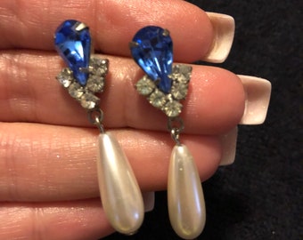 Pendientes de traje de diamantes de diamantes y perlas azules