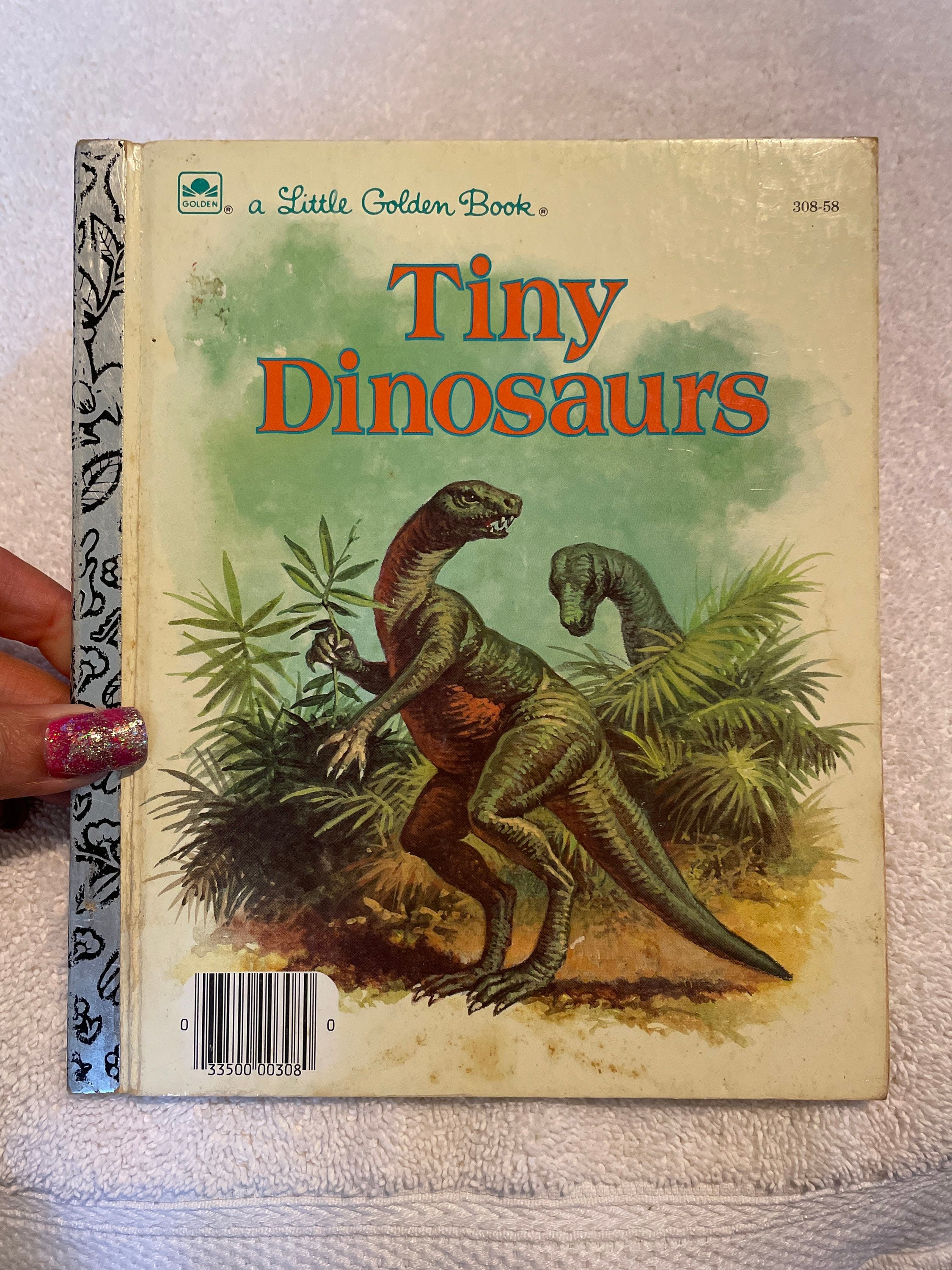 100 tiny dinosaurs