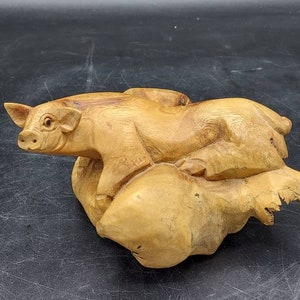 parastite wood carved pig figurine,wooden pig,wooden sow,wooden hog,pig collectibles,pig decor, Farmhouse Pig Animal Statue,chinaberry wood