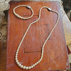 Vintage child size genuine white pearl necklace and bracelet set with metal clasp,made in japan, art deco clasp,flower girl jewelry set
