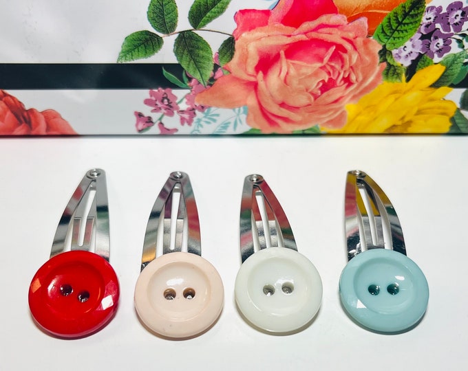 Button Barettes/ Plastic Button barette vintage style