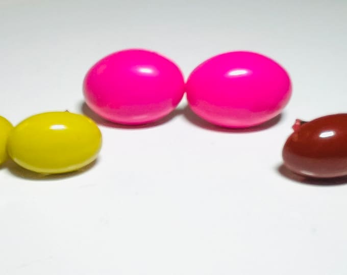 Small Button Earrings / Plastic Button Stud Earrings / medium button earrings / large button earrings