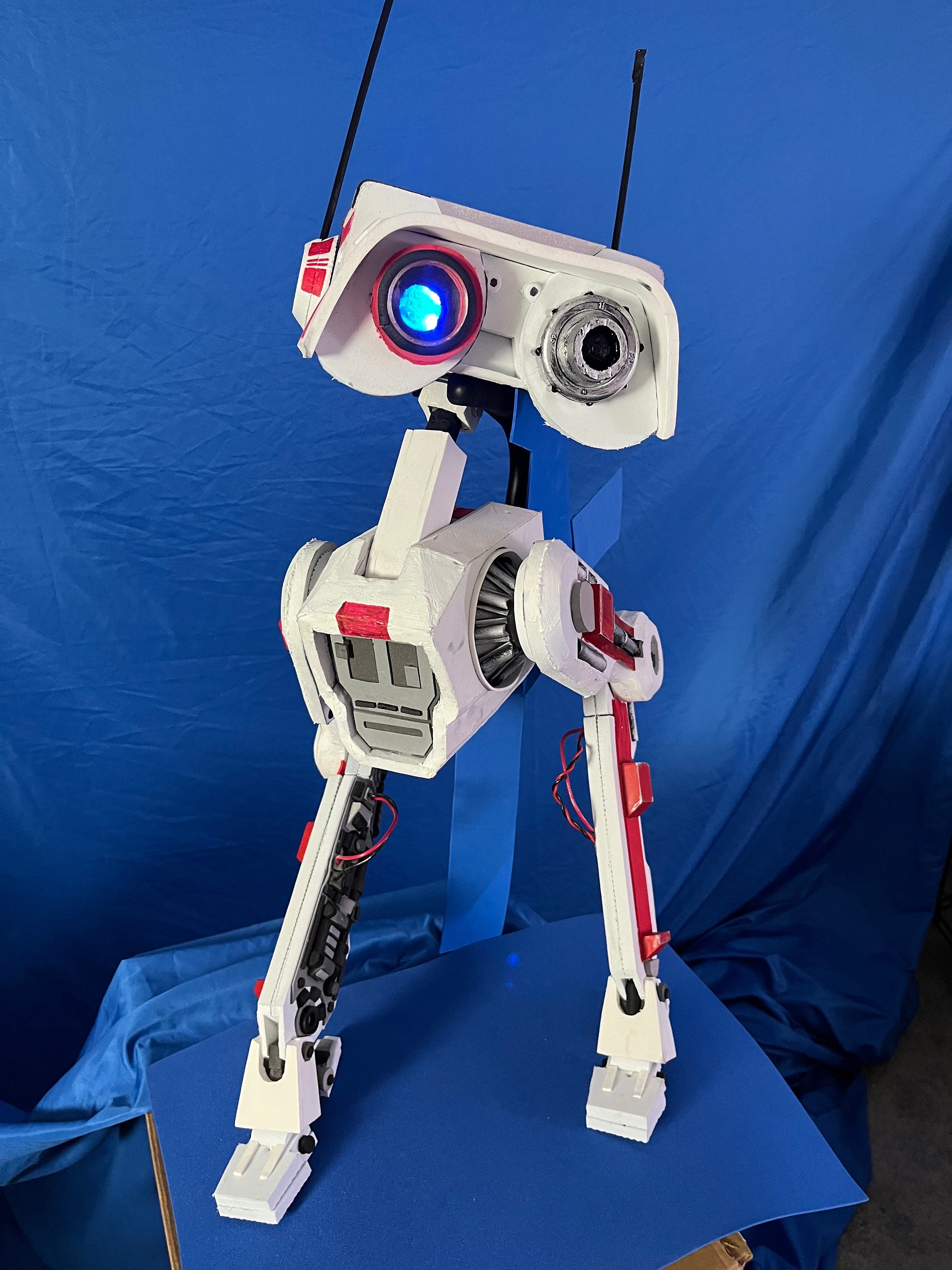 スター・ウォーズ BD-1 ライトアップ付き Wind-Up ぜんまい トイ