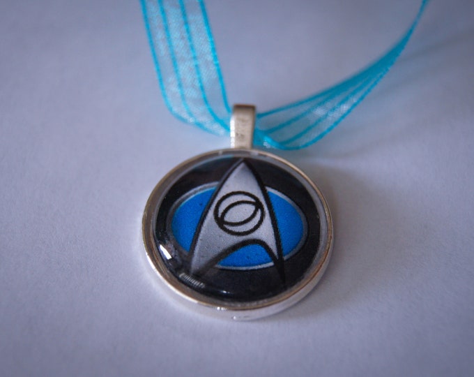 Version 7 Star Trek Cameo Pendant