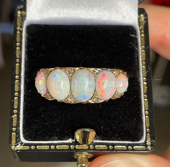18k Yellow Gold Gorgeous 5 stone Victorian Opal R… - image 4