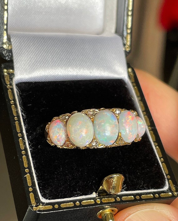 18k Yellow Gold Gorgeous 5 stone Victorian Opal R… - image 5