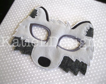 ITH Wolf Mask Machine Embroidery Design Pattern Download In The Hoop Dog Halloween Costume Dress Up Felt Pretend Play