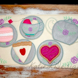 ITH Helfilt Teservis DIGITAL NEDLADDNING Maskinbroderi Design Mönster Nedladdning In The Hoop Te Dessert Filt Mat 4x4