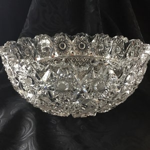Antique American Cut Glass Bowl with Hobstars, Diamonds, and Sawtooth Edge - American Brilliant Period Cut Glass (1876 to 1916)
