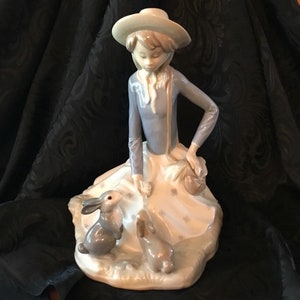 Vintage Lladro &quot;Zaphir&quot; Porcelain &quot;Girl Feeding Rabbits&quot; (Note Imperfection) - Handmade in Spain - 1975 to 1982