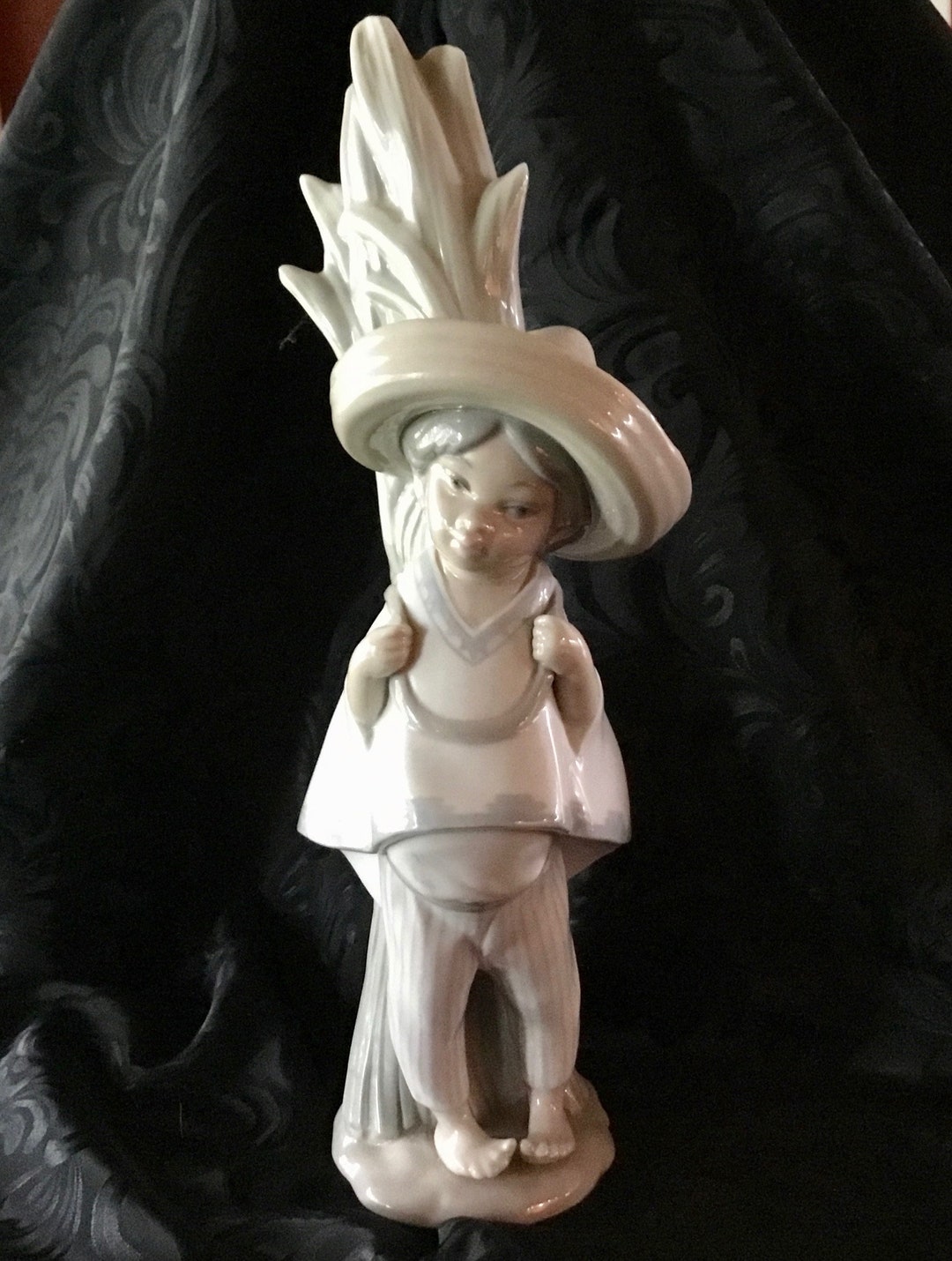 Vintage Lladro Porcelain panchito 1059 Handmade in Spain Sculpted by Vincente Martinez 1969 to